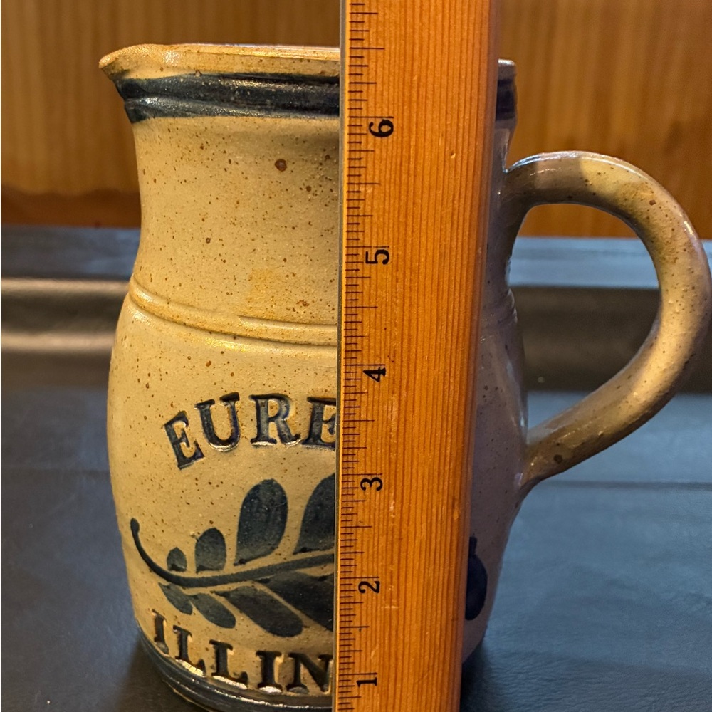 Salt Glazed Pottery Pitcher “Eureka Illinois” 6.5 Inches Stamped And Signed - Picture 6 of 6